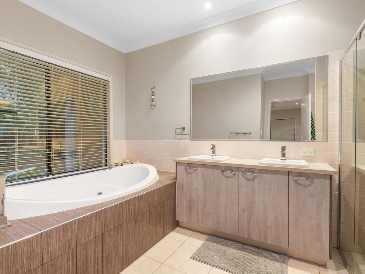 Black Rock Beach House With Pool Pottsville Extérieur photo